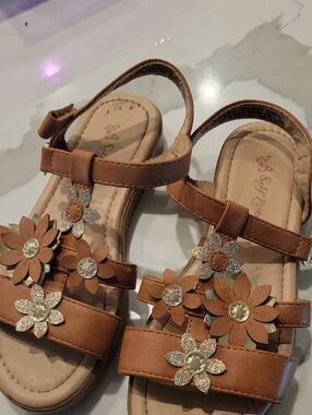 Girls Brown Sandals Size 1